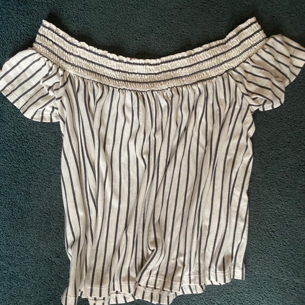 American eagle off the shoulder top